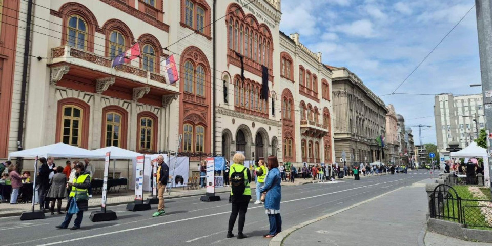 Haos na Studentskom trgu! Blokaderi foteljaši prave akciju maltretiranja Beograđana
