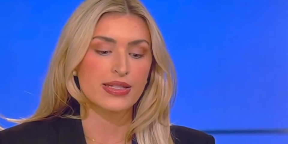 Voditeljka pala kao sveća usred programa uživo! Reakcija kolege sve zapanjila! (VIDEO)