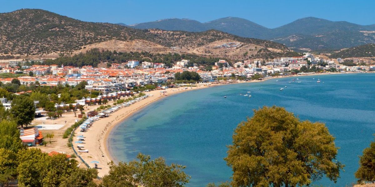 Horor scena na Tasosu: Konj pregazio dete na plaži (VIDEO)