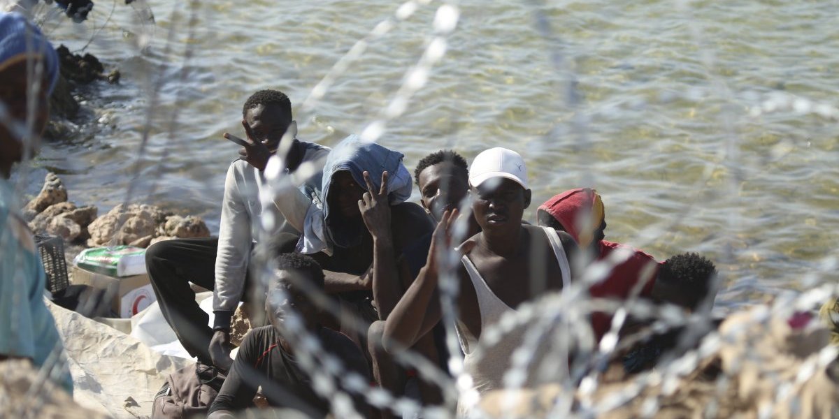 Tragedija na Sredozemlju! Umrli od žeđi dok su pokušavali da stignu u Italiju! Mališani imali samo tri i četiri godine!