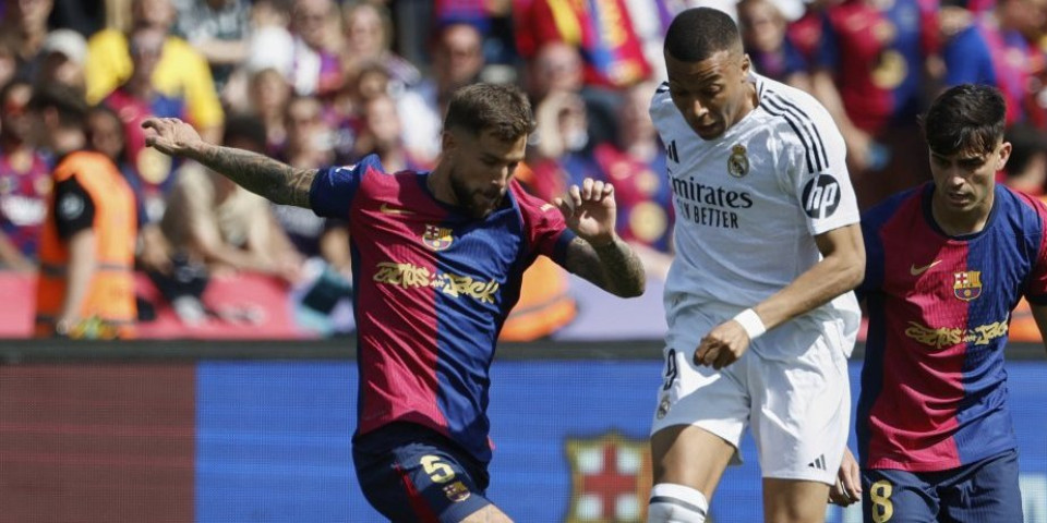 Istorijski El Klasiko! Sedam golova, šest za poluvreme, het-trik Mbapea i pobeda Barse za titulu! (VIDEO)