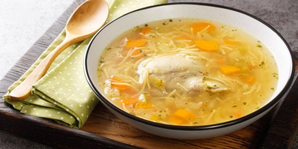 Gusta pileća čorba iz bakine kuhinje! Šerpa puna zdravlja - greje i dušu i stomak