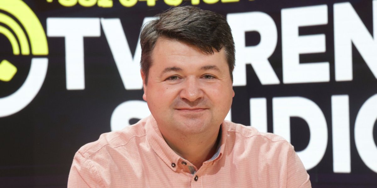 (VIDEO) Profesor ustavnog prava razobličio foteljaše: Blokaderi sami priznaju da im je cilj da proglase krađu izbora