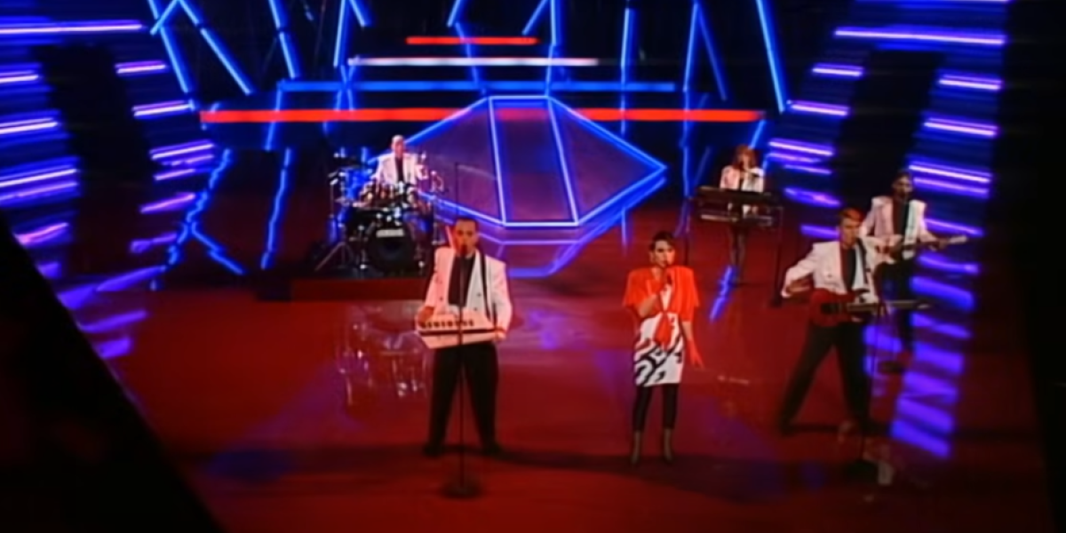 Pobedila na Evroviziji, pa završila u podrumu! Pogledajte kako danas izgleda naša pevačica (FOTO)