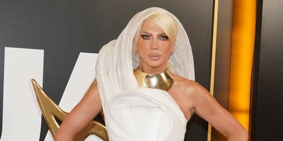 "Neka je pumpaju u njenim lošim filmovima": Jelena Karleuša jednim potezom zakucala Severinu