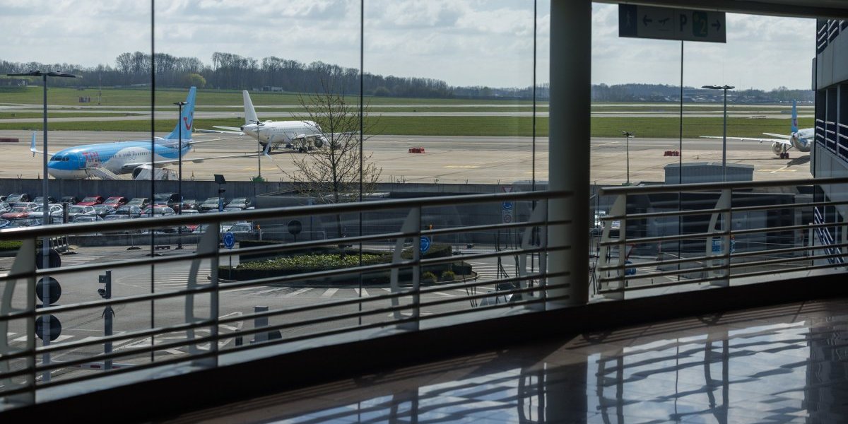 Kolaps na aerodromima u Evropi! Ponovo sve stoji, desetine letova otkazano, stotine kasne (VIDEO)