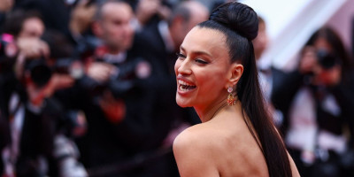 Crveni tepih 78. Kanskog filmskog festivala jedva je izdržao glamur i dramu koje je Irina Šejk donela svojim dolaskom.