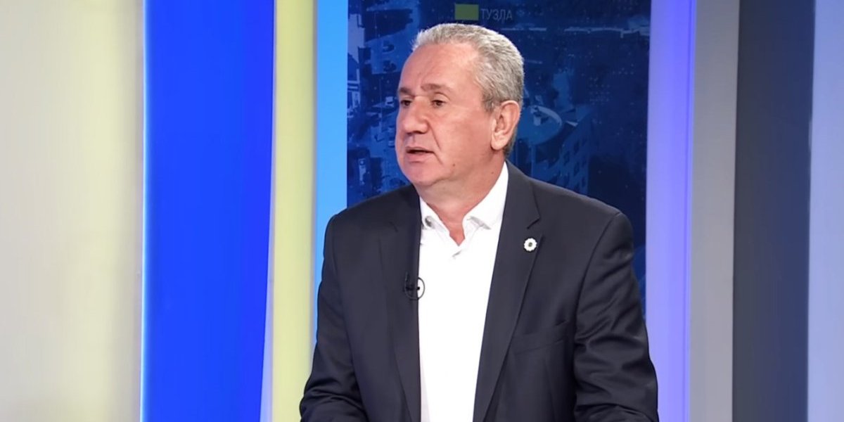 Zahvaljuje Bogu na protestima: Srbomrzac nas nazvao genocidnim, napao Vučića, pa podržao blokadere (VIDEO)