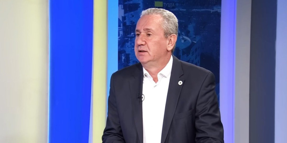 Zahvaljuje Bogu na protestima: Srbomrzac nas nazvao genocidnim, napao Vučića, pa podržao blokadere (VIDEO)