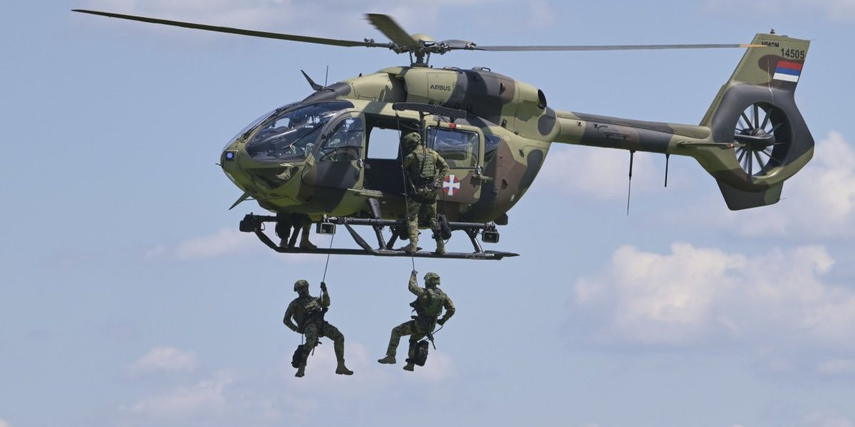 Obuka spuštanja iz helikoptera