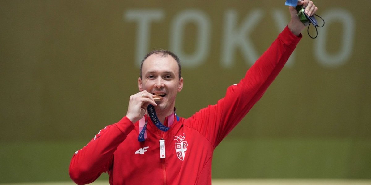 Bruka i sramota, Sebić opljačkan usred dana, podelio snimak i nudi nagradu (VIDEO)