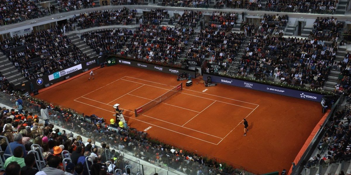 Neviđeno, šta se ovo dešava u Rimu? Amerikanka uradila nešto što niko nikad nije u tenisu, svet bruji o ovom snimku (VIDEO)