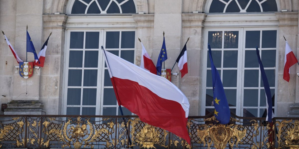 Američka saveznica deli građanima priručnike za preživljavanje, spremaju se za najgore!