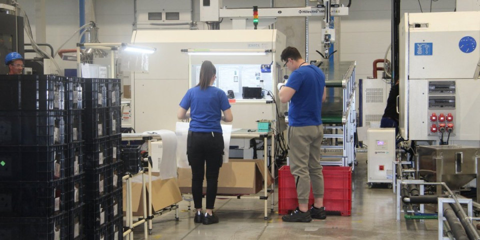 Ove dve fabrike ipak ostaju u Srbiji: Predsednik otkrio najnovije detalje