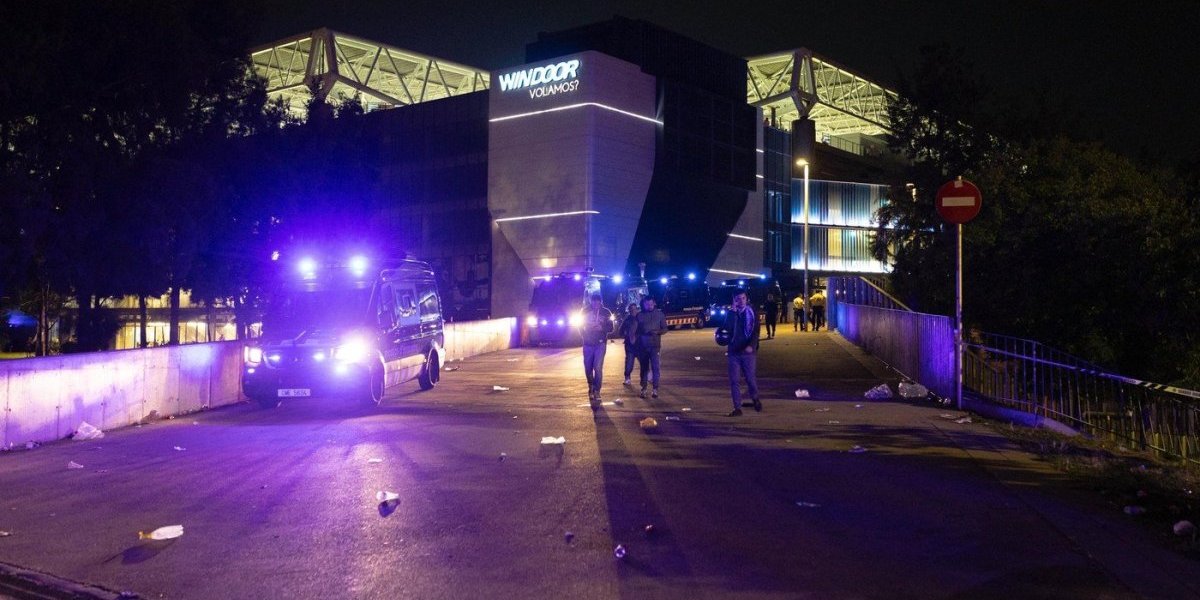 Navijač Espanjola se bori za život: Ovo je epilog užasa koji se desio pred meč sa Barselonom (VIDEO)