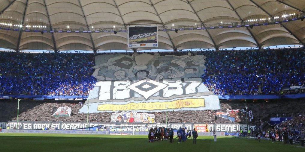 Kadar godine: Navijač ostario dok mu se klub vratio u prvu ligu - o ovome se priča na društvenim mrežama (FOTO)