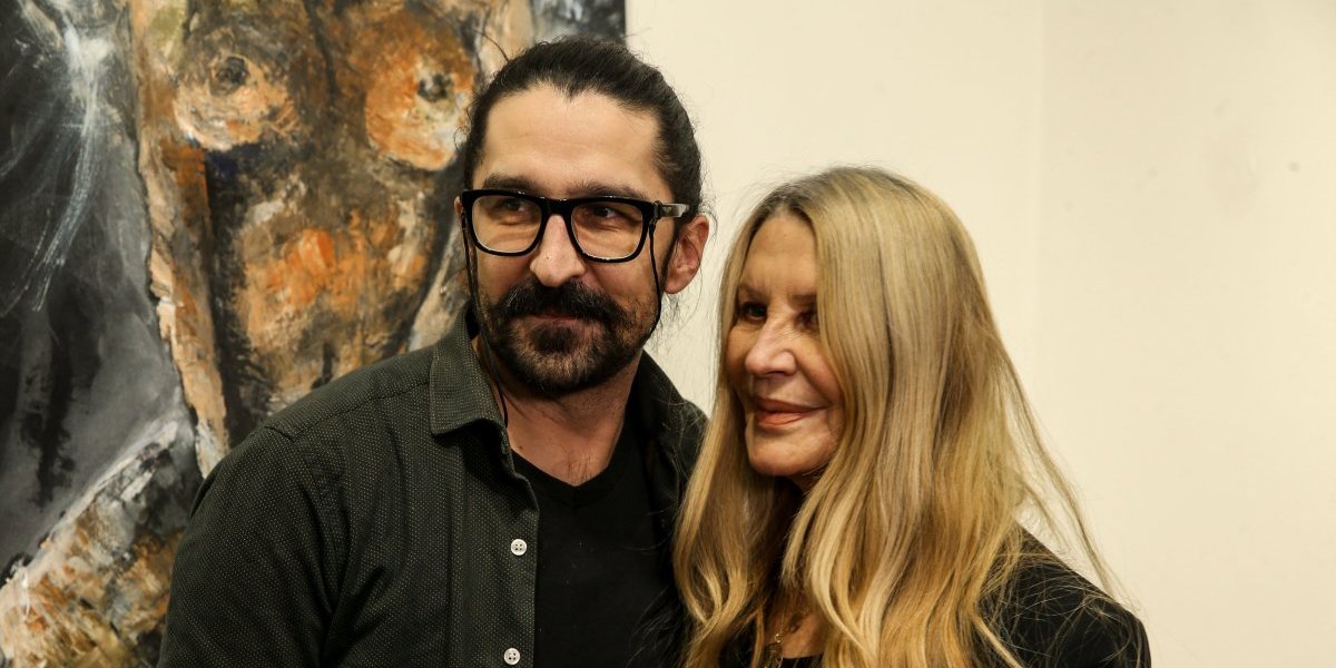 "Verka, bomba!": Rakočevićeva pokazala zmijsko telo u osmoj deceniji (FOTO)