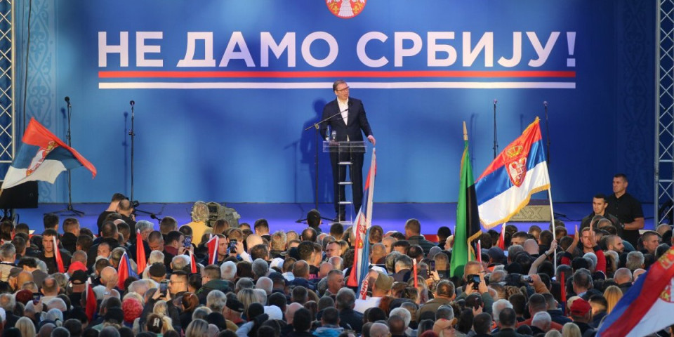 Slike sve govore: Vučić juče okupio više ljudi pod šatorima u zaječarskim selima nego blokaderi u Beogradu (FOTO)