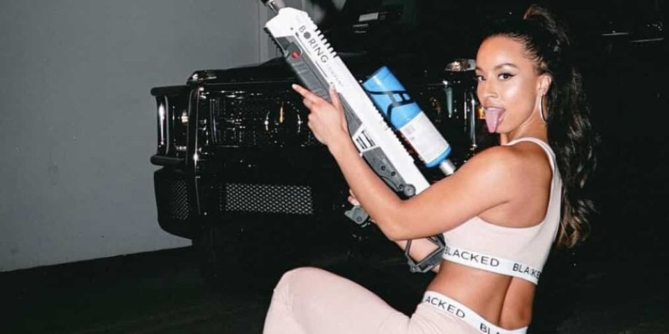 Od filmova za odrasle do pranja veša... Atraktivna Teana sada živi kao žena fudbalera (FOTO GALERIJA)