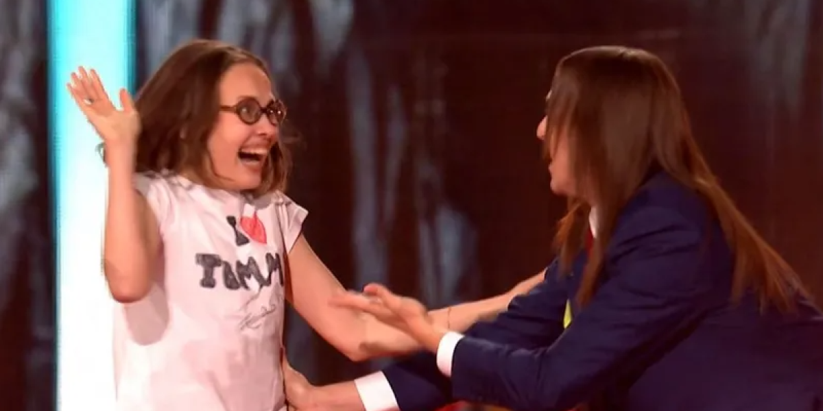 Devojka poletela Tomiju u zagljaj