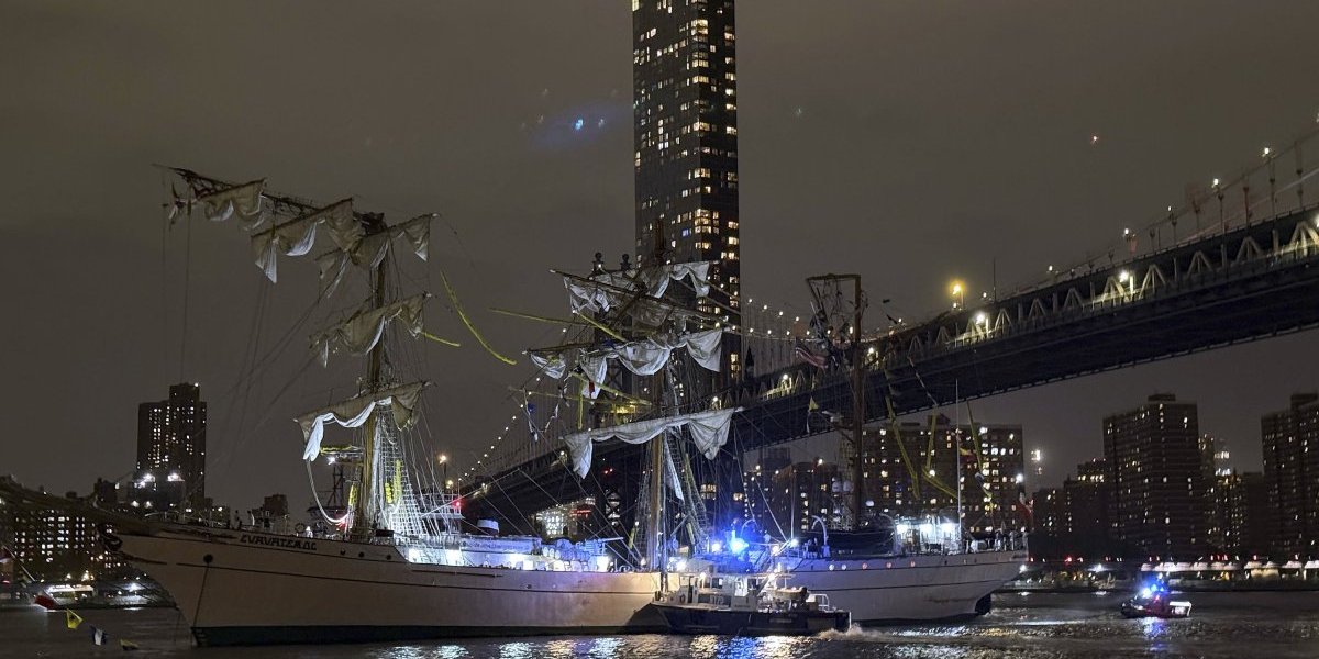 Brod udario u most u Bruklinu