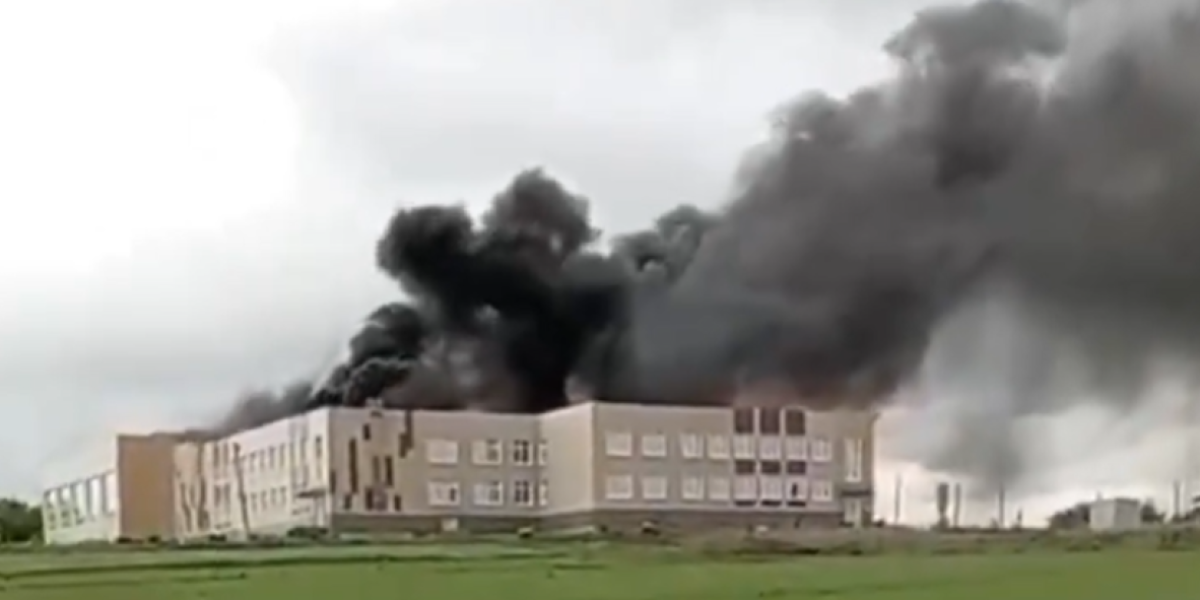 Haos u Kurskoj oblasti: Zapalio se krov škole nakon ukrajinskog napada (FOTO/VIDEO)