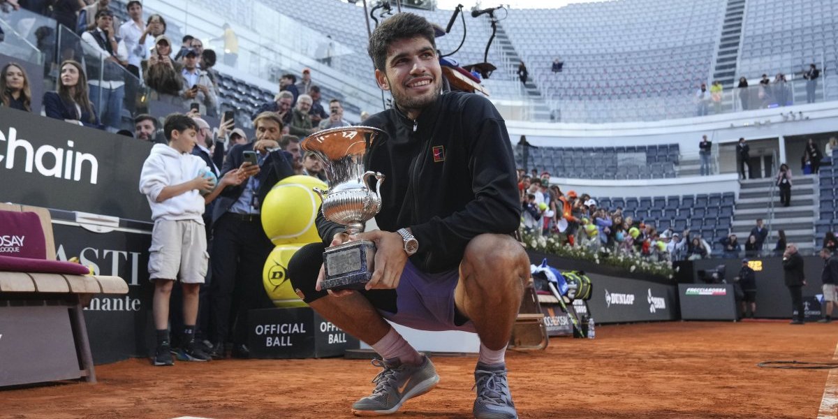 Alkaraz već mislima na Rolan Garosu: Španac ostao na zemlji nakon dominacije protiv Sinera!