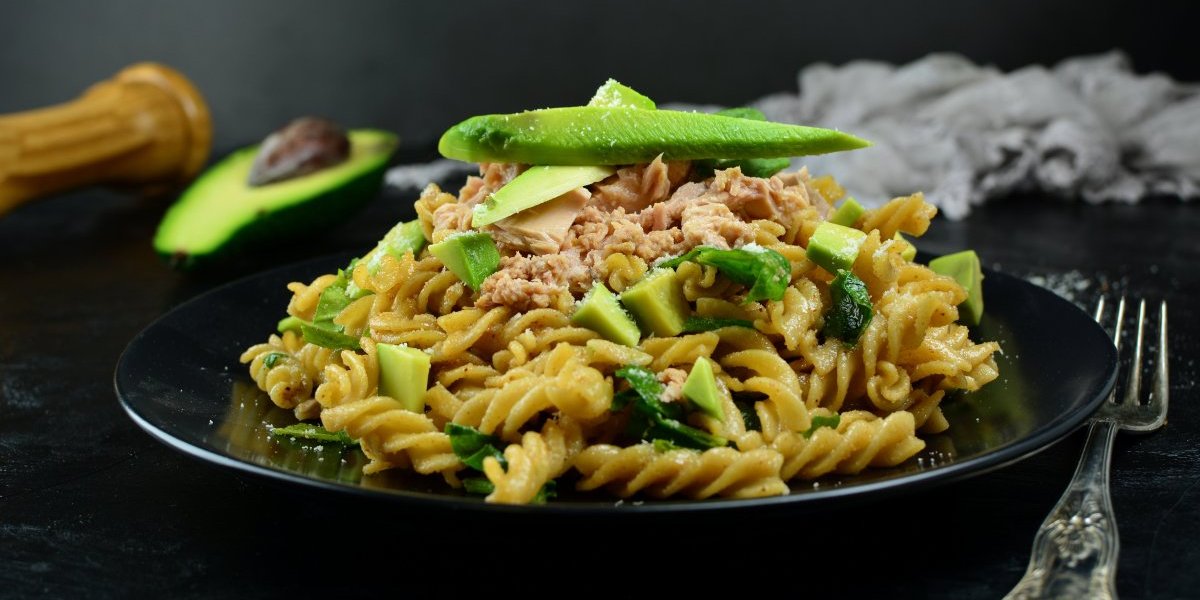 Za 10 minuta do savršenog obroka: Kremasta i neodoljiva pasta sa tunjevinom i avokadom