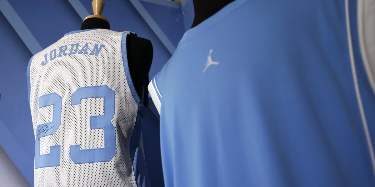 Rekordna cifra za Džordanov raritet: Dres iz slavne sezone prodat za sumu koja ostavlja bez daha