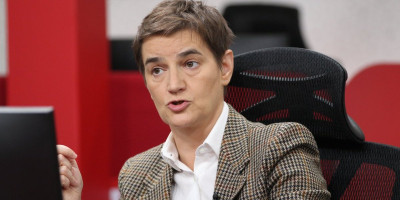 Predsednica Narodne Skupštine Srbije Ana Brnabić reagovala je na vest o pucnjavi na prostorije SNS u Vrnjačkoj banji.