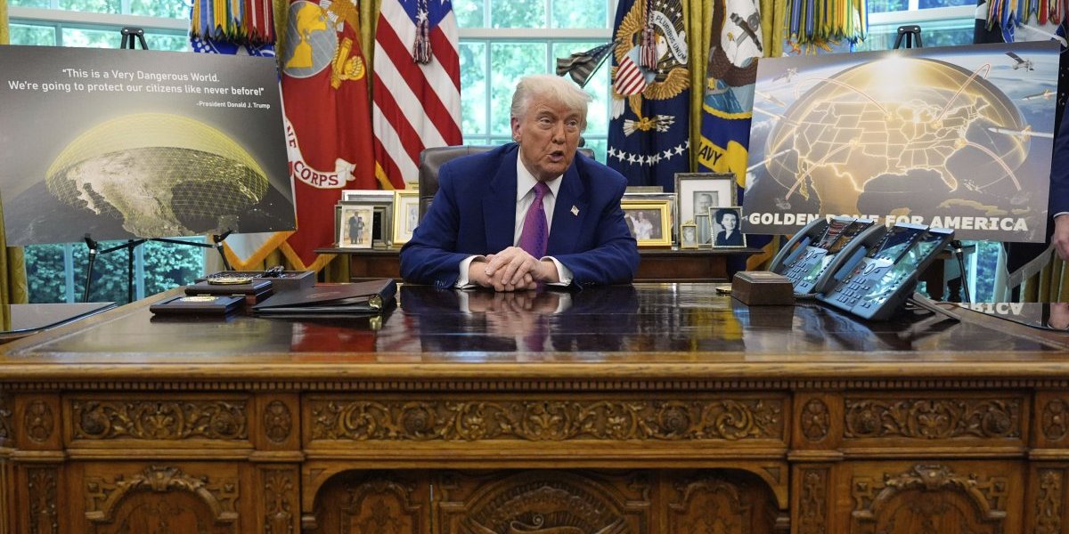 Šta to Tramp zna što svet ne zna? Požurio je da napravi štit iznad Amerike, udar će doći sa neočekivanog mesta...