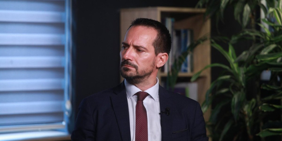 Vi ste nenadležna institucija: Blokader Tanasije Marinković brutalno isprozivao plenumaše (VIDEO)