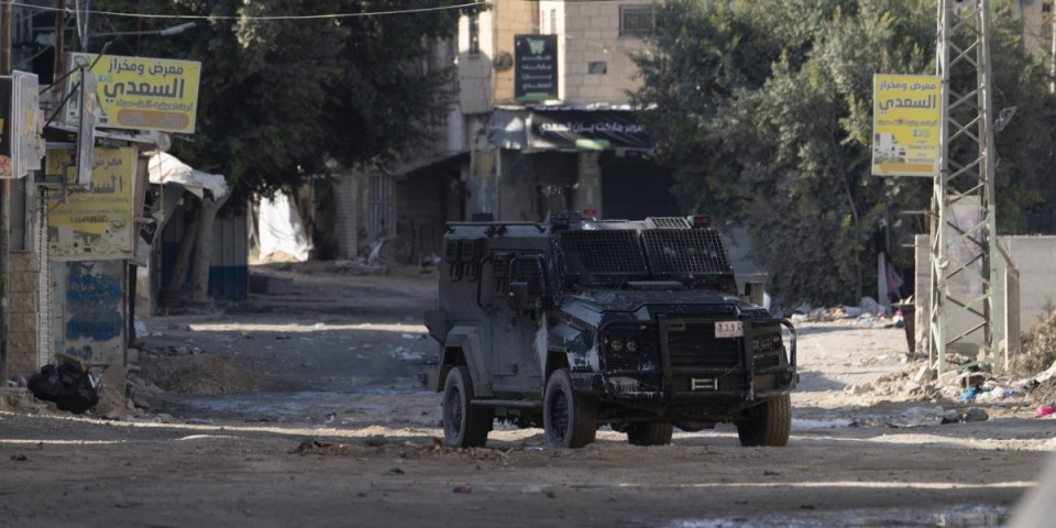 (VIDEO) Drama: Izraelci zapucali ka EU diplomatama - pucnji odjekuju ulicama, političari beže glavom bez obzira