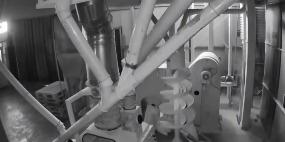 (VIDEO) Haos u Grčkoj: Prvi snimci zemljotresa, ljudi iskaču iz kreveta i beže iz kuća, sve se jezivo trese...