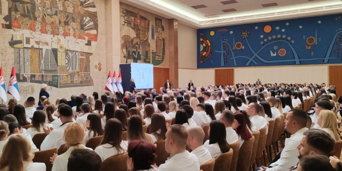 Država zapošljava najbolje diplomce: Ministarstvo zdravlja objavilo konkurs, ovo su uslovi