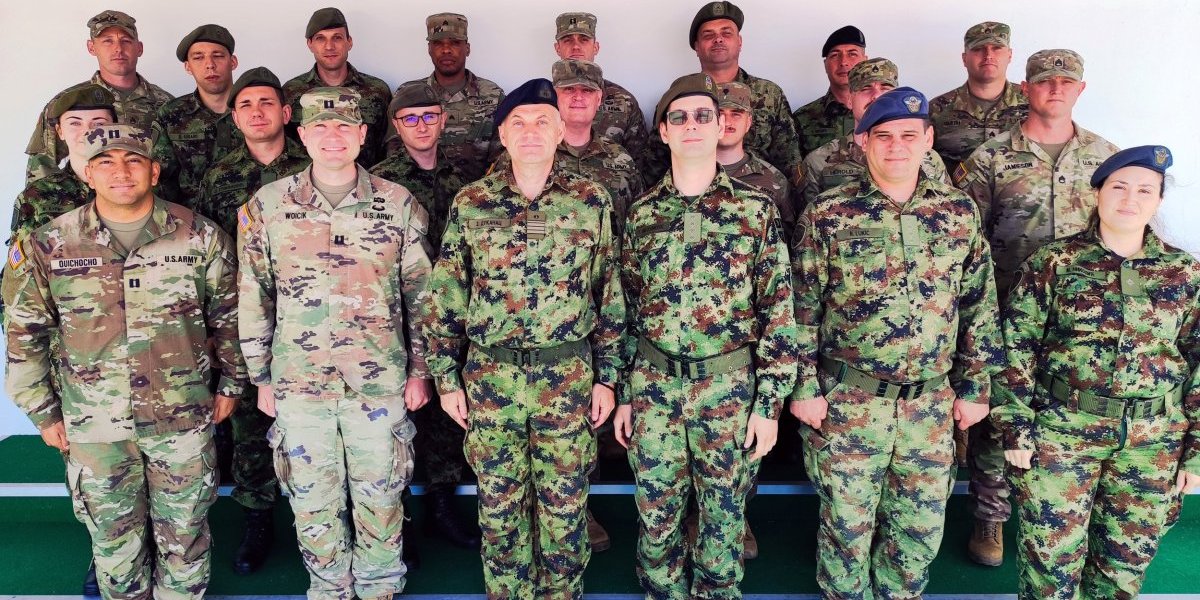 Srbi i Ameri ukrstili zastave! Na poligonu se sastali specijalisti za civilno-vojnu saradnju, evo šta su radili (FOTO)