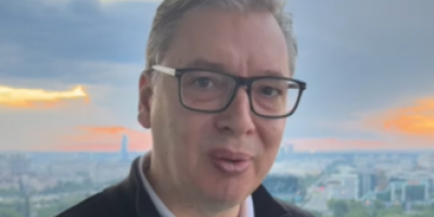 Predsednik Srbije Aleksandar Vučić oglasio se večeras na Instagramu poručivši da je za njega jedini zahtev i važno pitanje to, kako da nastavimo da gradimo Srbiju i kako da prelepu ideju i viziju pretvorimo u dela.