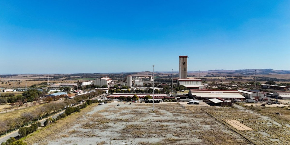 Nesreća u rudniku zlata: Zarobljeno skoro trista rudara ispod zemlje, jama duboka tri kilometra (FOTO GALERIJA)