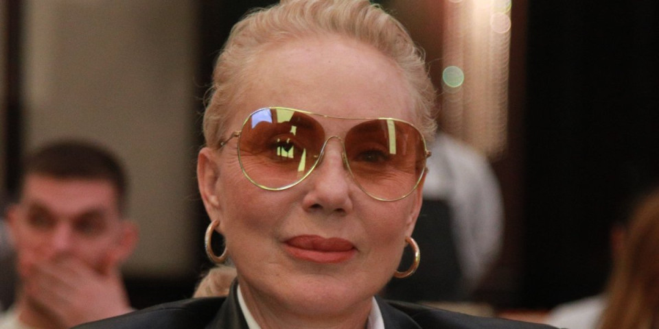 Lepa Brena pokazala pravo lice: Pukla bruka u rodnoj Tuzli