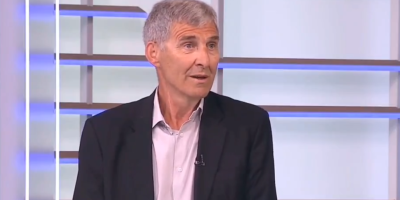 Profesor Ekonomskog fakulteta Ljubodrag Savić prokomentarisao je potpis koji je rektor Beogradskog univerziteta dao studentima i zvanično postao političar.