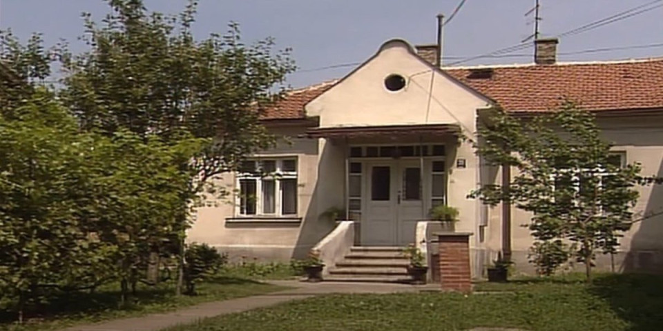 Zavirite u kuću Golubovića: Oronuli zidovi, lom na sve strane, evo šta se danas nalazi na tom mestu