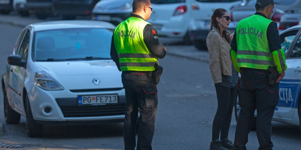Direktan sudar motocikliste i automobila: Težak udes u Crnoj Gori, stradao bajker