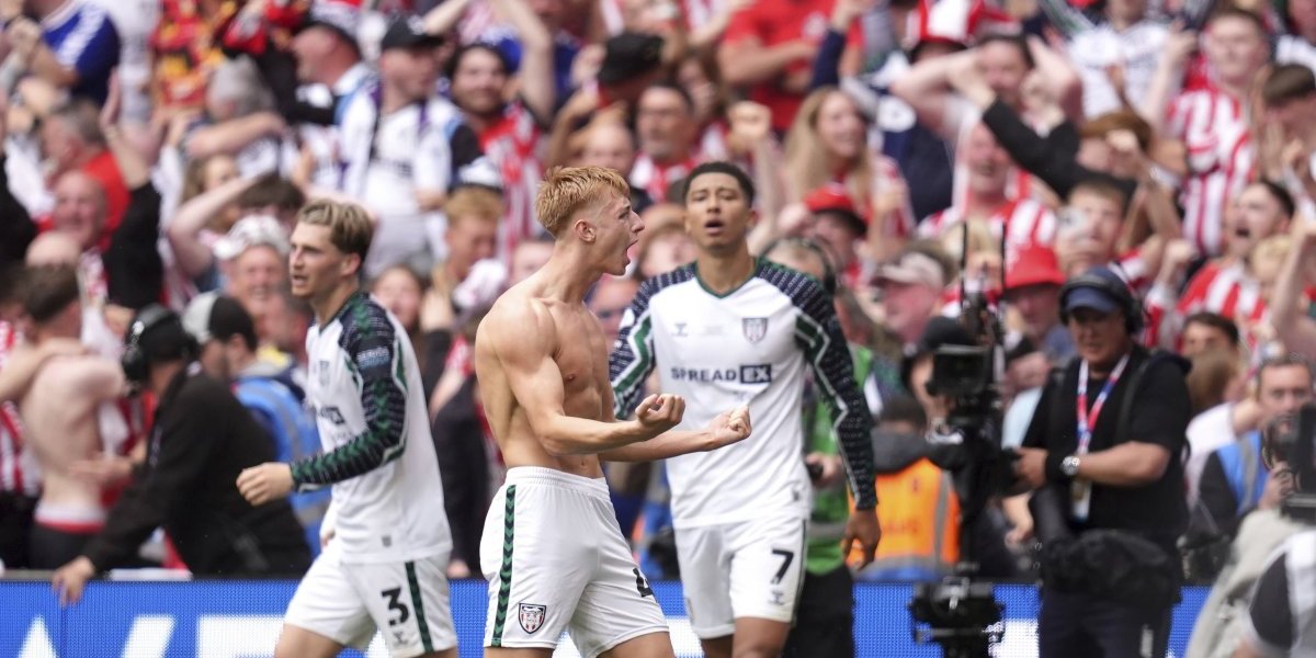 Sanderlend ponovo u Premijer ligi: Votson u nadoknadi raspalio "Vembli" (VIDEO)