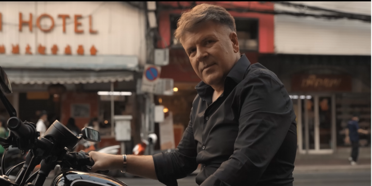 Banetu Bojaniću na Tajlandu uvalili transvestita: Pevač ga platio, a nije ni slutio šta ga čeka