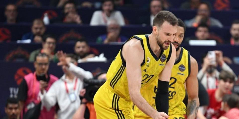 Otvorio dvojkom, zatvorio trojkom: Ovako je Marko Gudurić doneo Feneru tron (VIDEO)