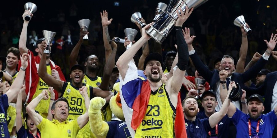 Bravo Čutura, majstore... Srbi čestitali Guduriću, reakcije su hit - zasluženo Zemooo (FOTO GALERIJA)