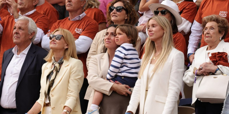 Elegantne bake Rafaela Nadala srce publike u Parizu: Svedoci su njegovog prvog udarca reketom i prave su dame (FOTO)