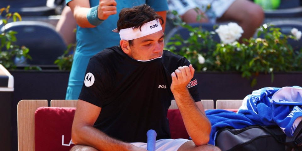 Šok i neverica! Nova senzacija u Parizu: Četvrti teniser sveta ispao sa Rolan Garosa