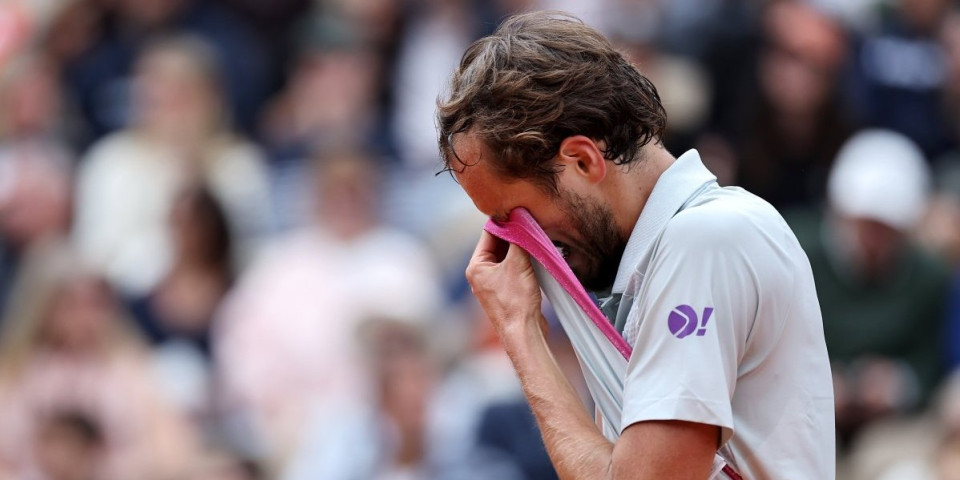 Šok u Parizu - grend slem šampion eliminisan na startu Rolan Garosa