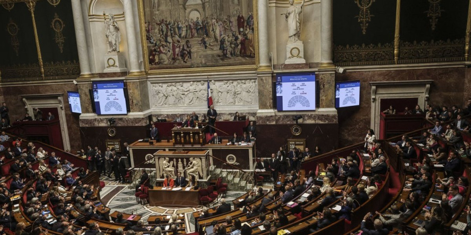 Istorijska odluka francuskog parlamenta: najnovija evropska nacija koja dozvoljava neizlečivo bolesnim ljudima da okončaju život